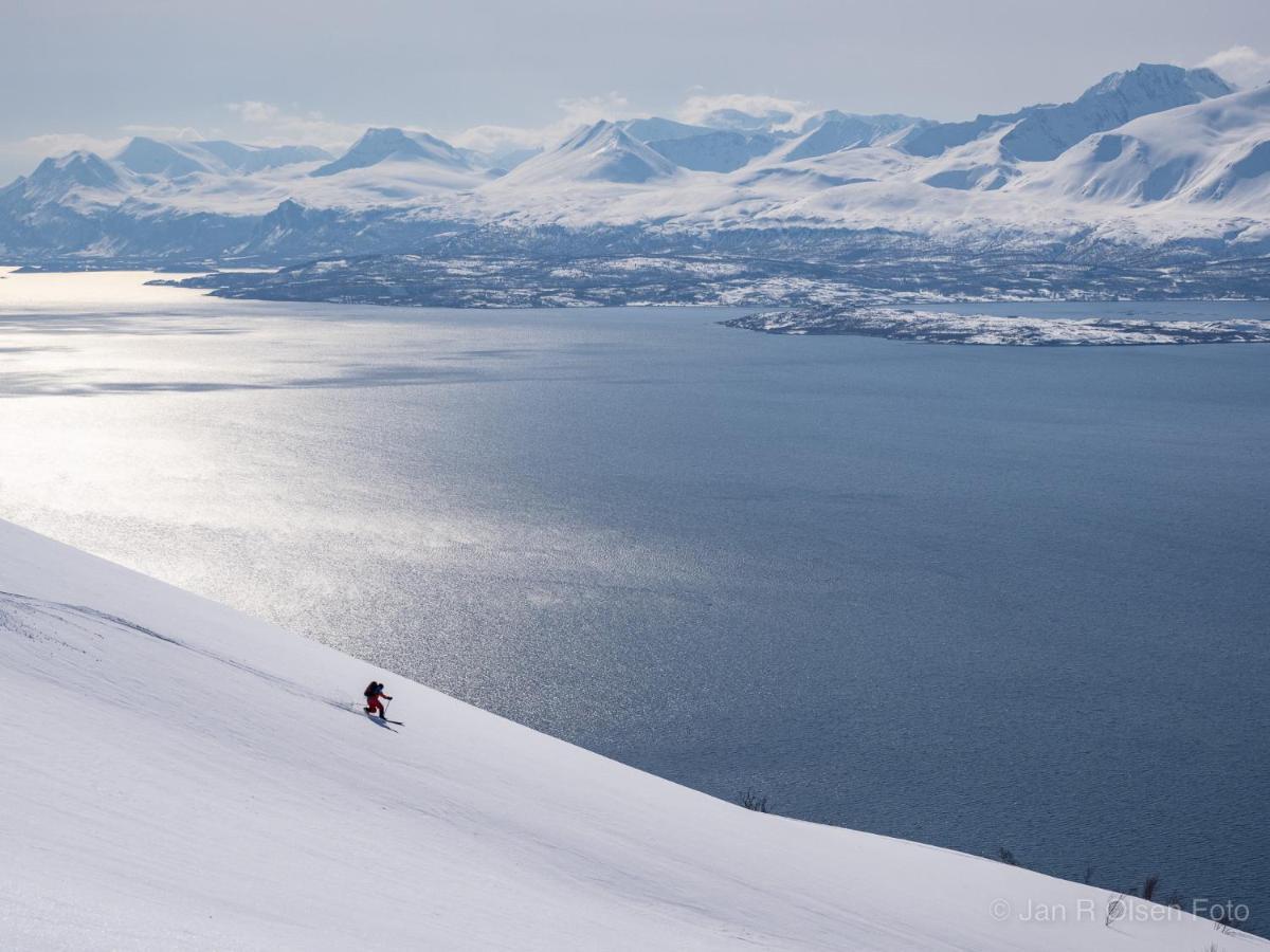 Ferienwohnung Lyngenfjord,Odins Hus Olderdalen Exterior foto