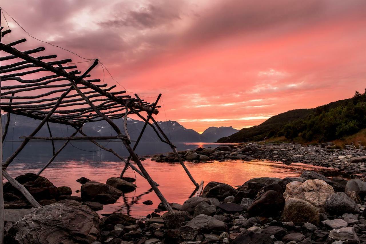 Ferienwohnung Lyngenfjord,Odins Hus Olderdalen Exterior foto